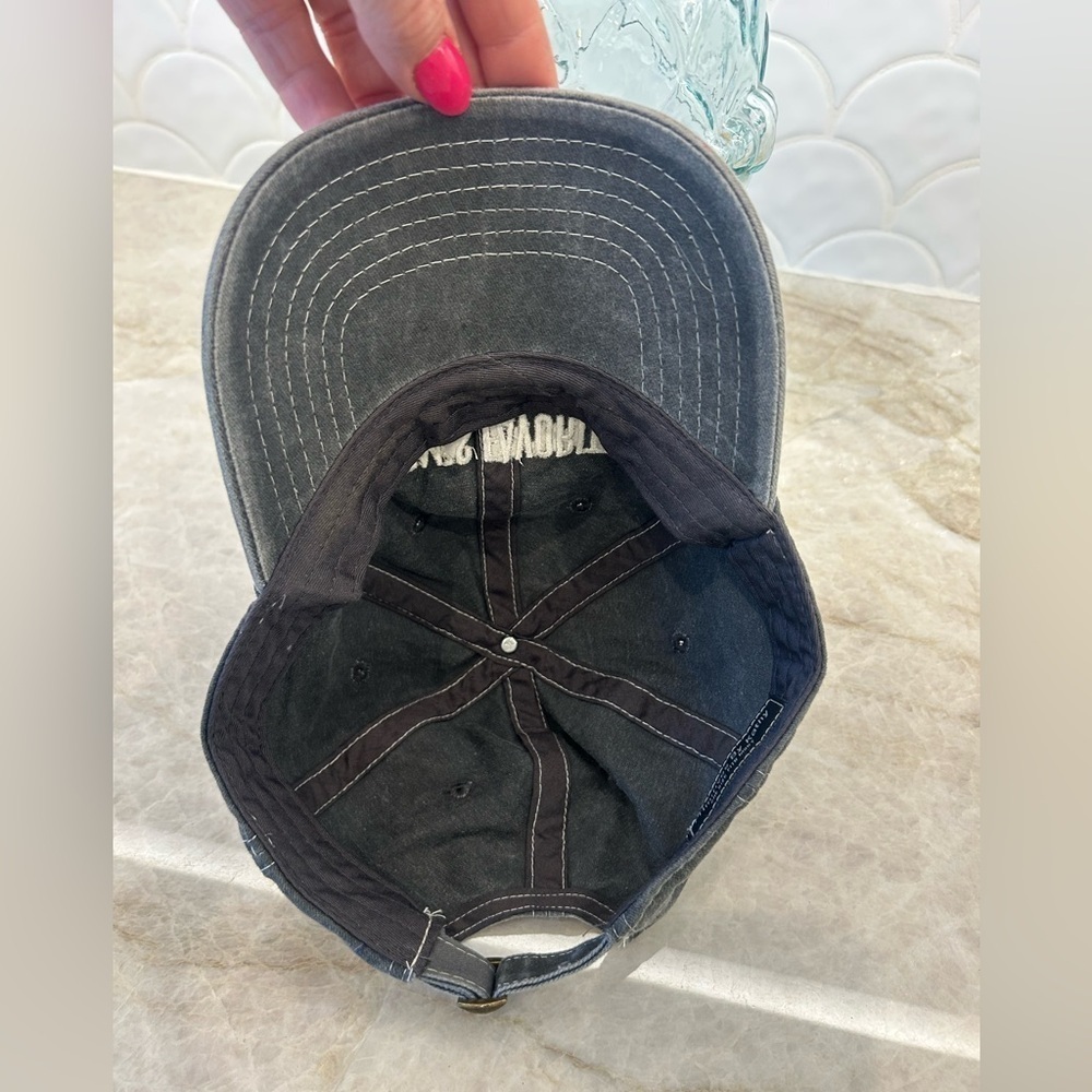 Dad hat moms Favorite new! - Picture 4 of 4